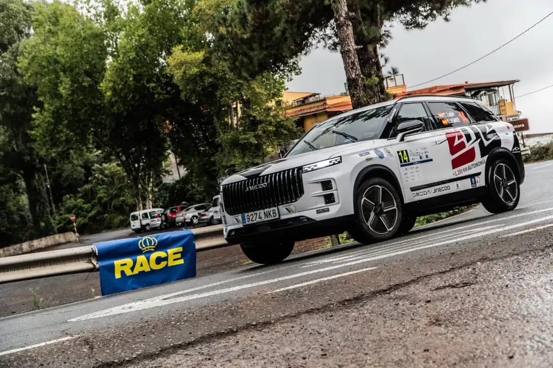 OMODA & JAECOO España mantiene el liderato de la categoría PHEV tras el Ecorally de Canarias
