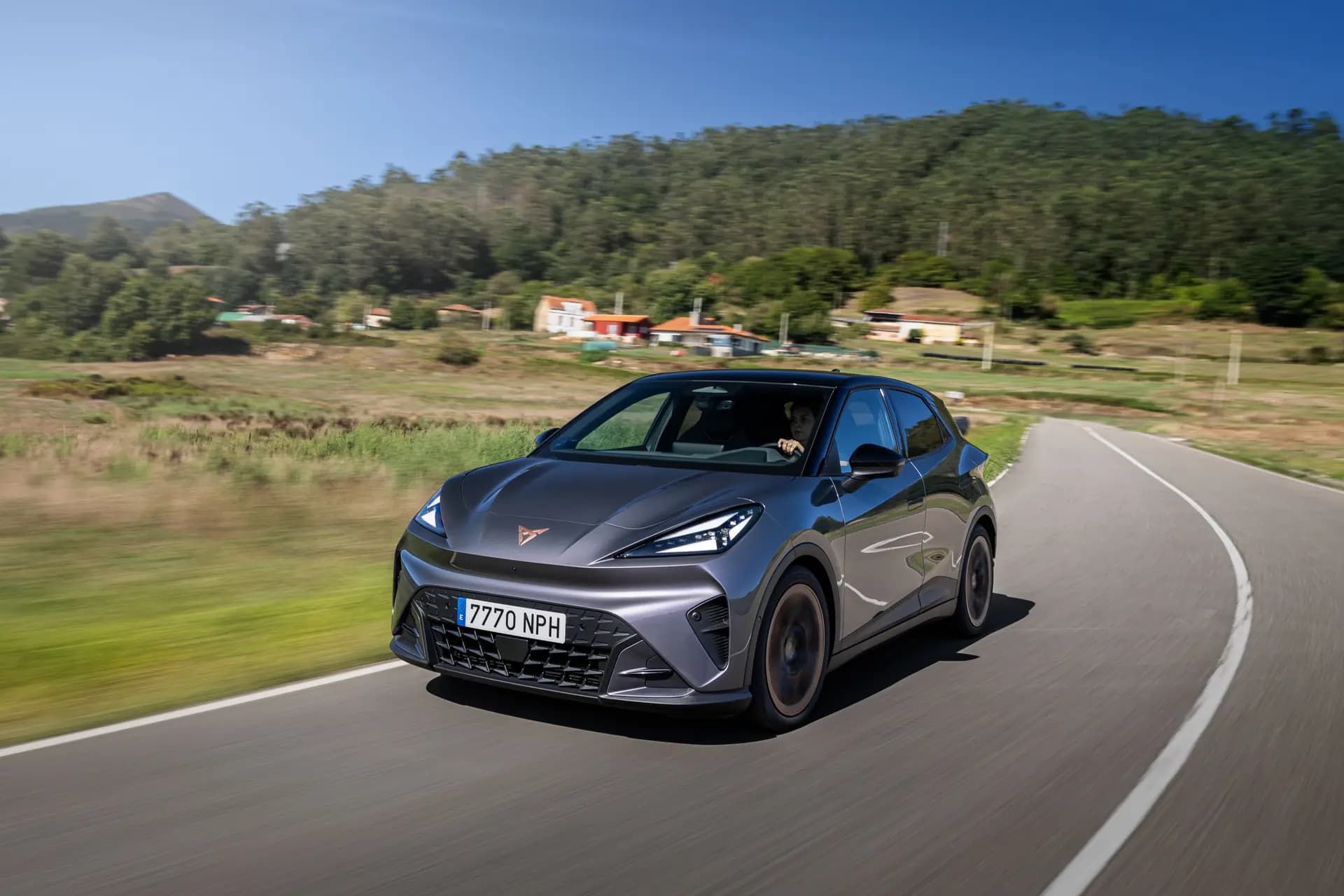 EL CUPRA RAVAL ENDURANCE REVOLUCIONA LA CIUDAD Y LA CARRETERA CON SU ESPÍRITU REBELDE, DINAMISMO Y VERSATILIDAD
